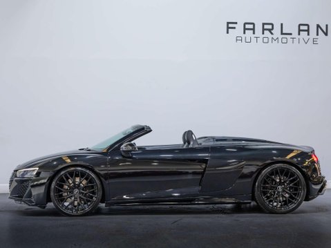 Audi R8 5.2 FSI V10 Spyder 2dr Petrol S Tronic quattro Euro 6 (s/s) (570 ps) 29
