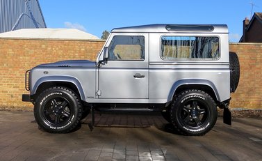 Land Rover Defender 90 XS 5
