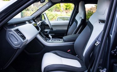 Land Rover Range Rover Sport 5.0 SVR 16