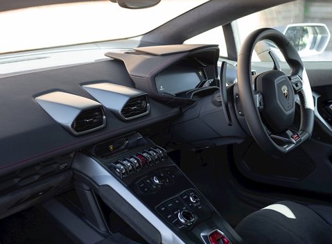Lamborghini Huracan LP610-4 14