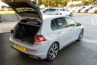 Volkswagen Golf R-LINE TSI 40