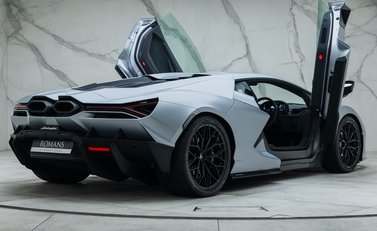 Lamborghini Revuelto 8