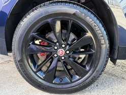 Jaguar F-Pace 2.0 D200 MHEV R-Dynamic Black SUV 5dr Diesel Auto AWD Euro 6 (s/s) (204 ps) 15