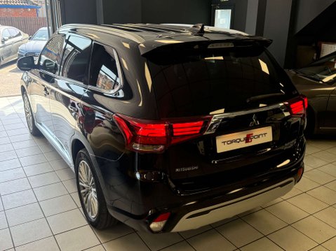 Mitsubishi Outlander 2.4 Outlander 4h PHEV CVT 4WD 5dr 22