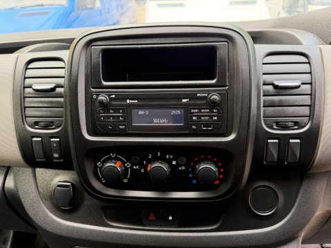 Renault Trafic 1.6 dCi 27 Business+ Panel Van 5dr Diesel Manual SWB Standard Roof Euro 6 ( 26