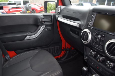 Jeep Wrangler Sahara Unlimited Edition Auto 29
