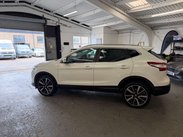 Nissan Qashqai 1.6 dCi Tekna SUV 5dr Diesel XTRON 2WD Euro 5 (s/s) (130 ps) 8