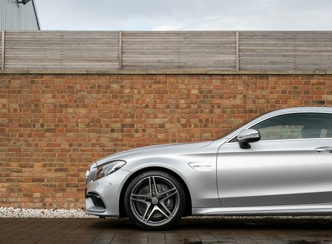 Mercedes-Benz C Class C63 Coupe 24