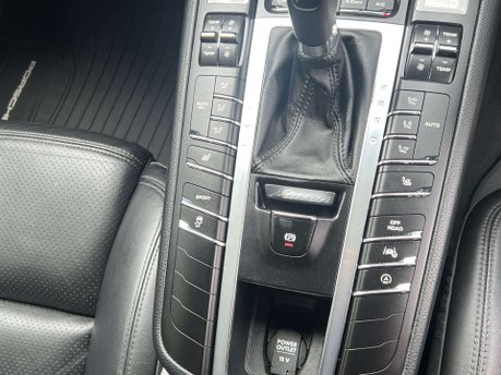 Porsche Macan 3.0 Macan S Semi-Auto 4WD 5dr 33