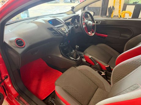 Ford Fiesta 1.0T EcoBoost Zetec S Red Edition Euro 6 (s/s) 3dr 9