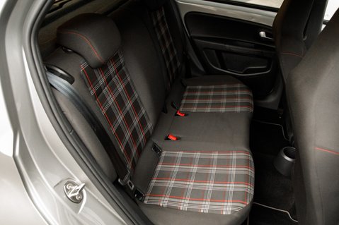 Volkswagen Up GTI 32