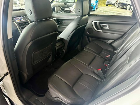 Land Rover Discovery Sport 2.0 TD4 HSE Black Auto 4WD Euro 6 (s/s) 5dr 25