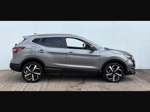 Nissan Qashqai 1.3 Qashqai Tekna DiG-T Semi-Auto 5dr 8