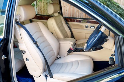 Bentley Continental R Mulliner 23