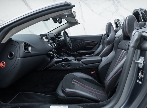 Aston Martin V8 Vantage ROADSTER 21
