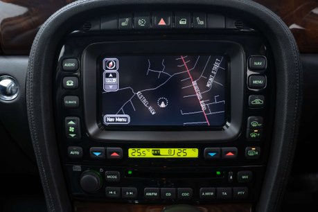 Jaguar XJ 3.0 XJ Sovereign V6 Auto 4dr 24