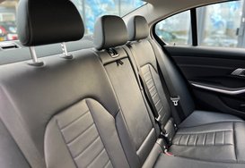 BMW 3 Series 318D SPORT 18