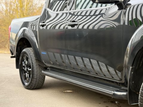 Nissan Navara 2.3 dCi N-Guard Auto 4WD Euro 6 4dr 38