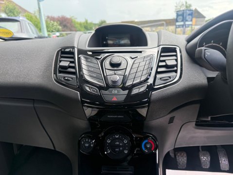 Ford Fiesta 1.25 Zetec Euro 5 3dr 15