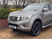 Nissan Navara 2.3 Navara Tekna dCi 4WD 5dr 9