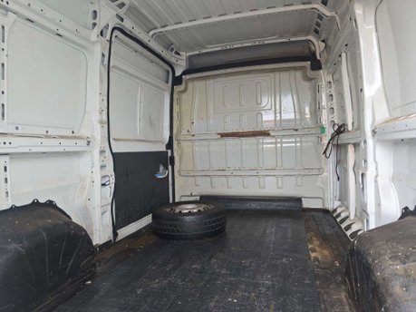 Peugeot Boxer 2.0 BlueHDi 335 Professional Panel Van 5dr Diesel Manual L2 H2 Euro 6 (130  29