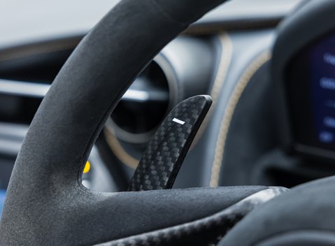 McLaren 765LT Spider 33
