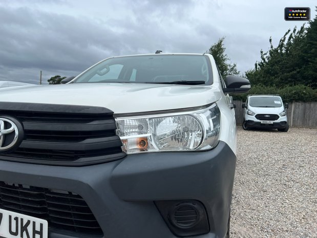 Toyota Hilux Crew Cab 4X4 Active 4WD Air Con Rear Camera EURO 6 NO VAT 13