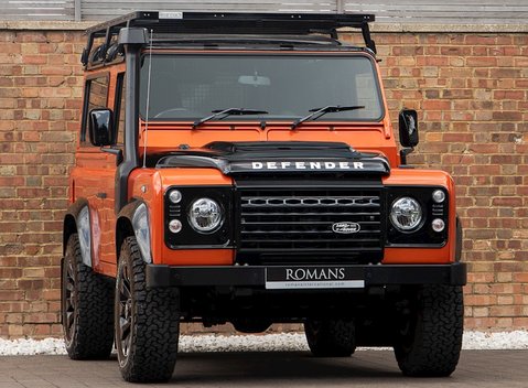 Land Rover Defender 90 Adventure Edition 1
