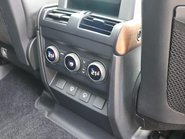 Land Rover Defender 110 D300 X-DYNAMIC HSE 7 SEATER  PRICE MATCH OFFER PREMIUM COLOUR  15