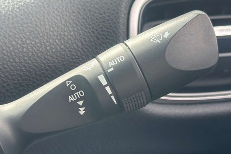 Toyota Prius 1.8 VVT 8.8kWh Excel Hatchback 5dr Petrol Plug-in Hybrid CVT Euro 6 (s/s) ( 31