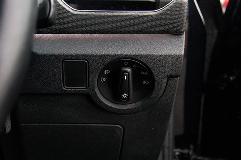 Volkswagen T-Cross R-LINE TSI DSG 17