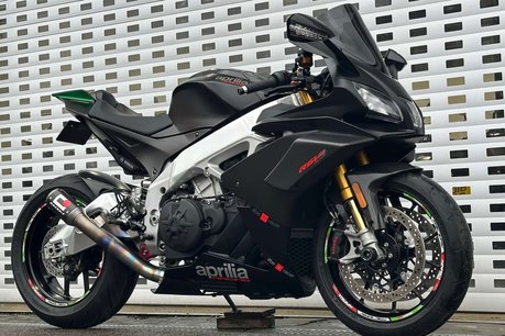 Aprilia RSV 1.1 RSV 4 1100 Factory 2