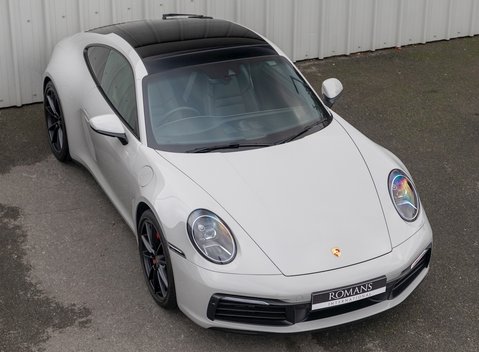 Porsche 911 Carrera S (992) 8