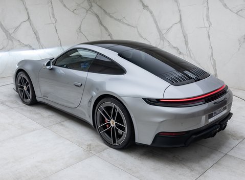Porsche 911 Carrera GTS (992.2) 12