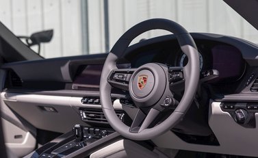 Porsche 911 (992) Targa 4S 13