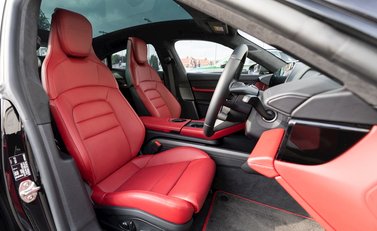 Porsche Taycan Turbo S 12