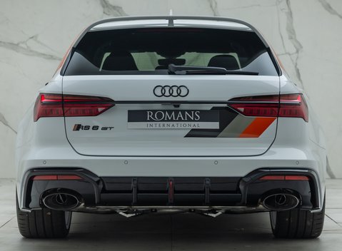 Audi RS6 GT 8