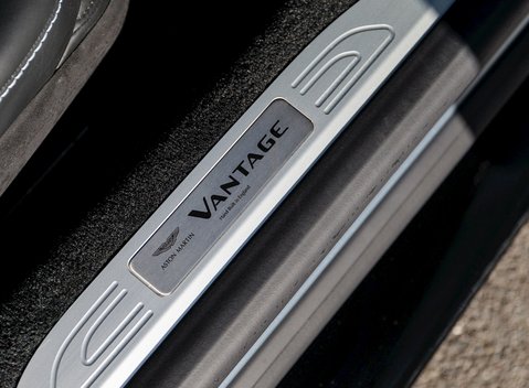 Aston Martin V8 Vantage 21