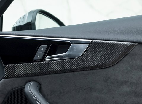 Audi RS4 Avant Carbon Black 23