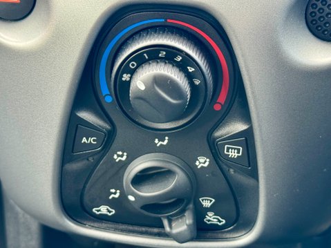 Toyota Aygo VVT-I X-PLAY TSS 33