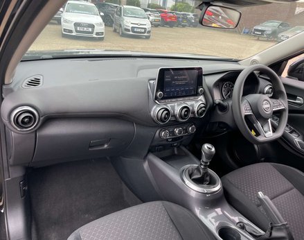 Nissan Juke 1.0 Juke Acenta DiG-T 5dr 31