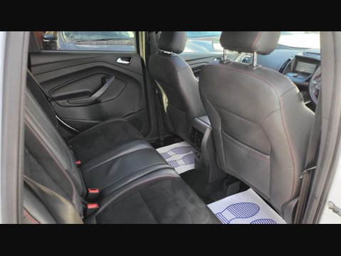 Ford Kuga ST-LINE X 19