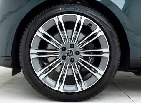 Land Rover Range Rover P530 Autobiography LWB 7 Seater 8