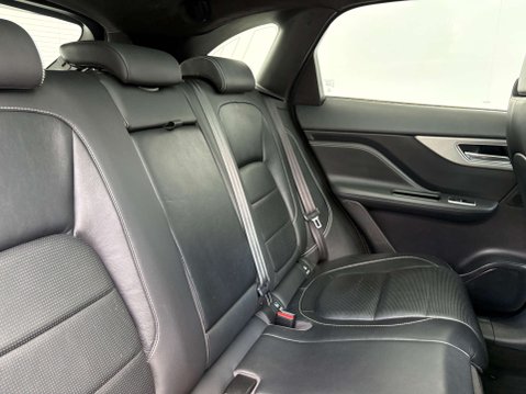 Jaguar F-Pace 2.0 F-PACE Chequered Flag AWD D Auto 4WD 5dr 23