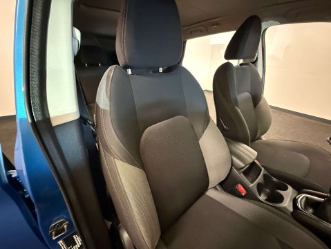 Nissan Qashqai 1.3 Qashqai N-Connecta DiG-T 5dr 13