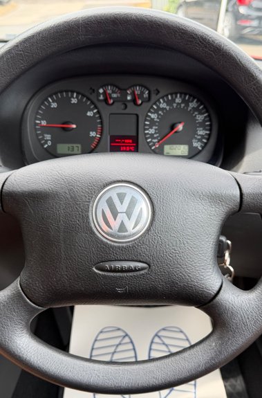 Volkswagen Golf MATCH TDI - ONE OWNER - 18 SERVICE STAMPS!  CAMBELT CHANGED 3 TIMES! 