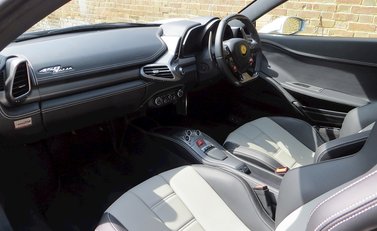 Ferrari 458 Italia 8