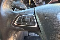 Ford Focus ZETEC 125BHP…1 PREVIOUS OWNER.. 8 MAIN DEALER SERVICES.. SAT NAV..BLUETOOTH 8