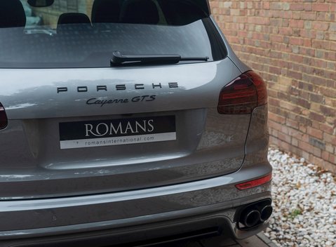 Porsche Cayenne GTS 23