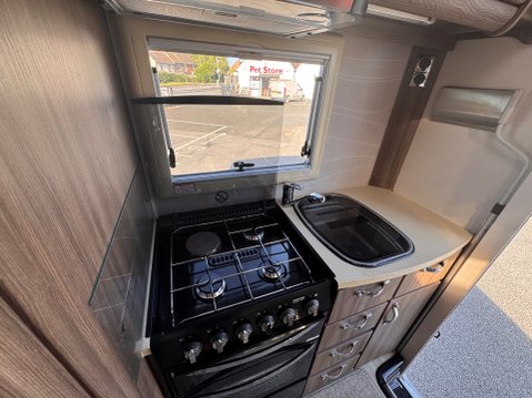 Autosleeper Bourton 25